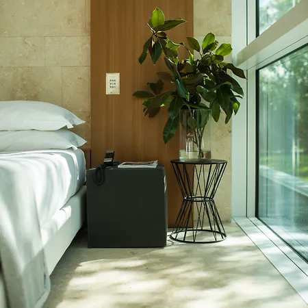 C-hotel &